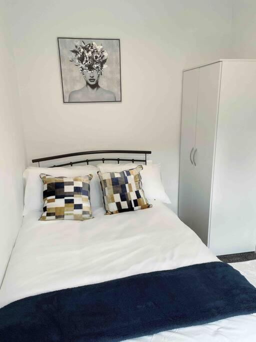 Homely 3 Bed Town House In Coventry City Centre Kültér fotó